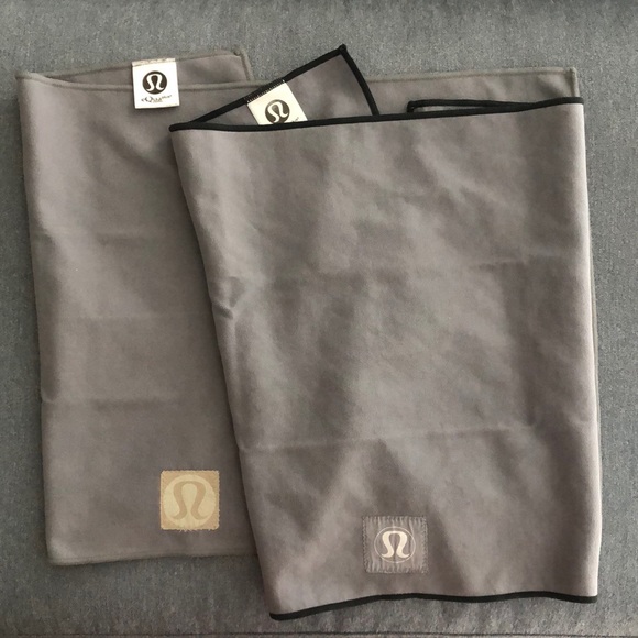 [SOLD] Lululemon Small Towels - Picture 2 of 3